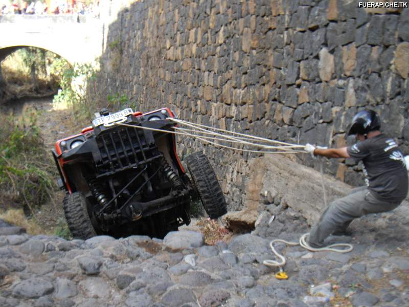 Land Rover Defender 90 trial 4x4