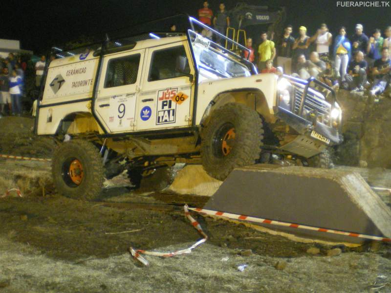 Land Rover Defender 110 trial 4x4