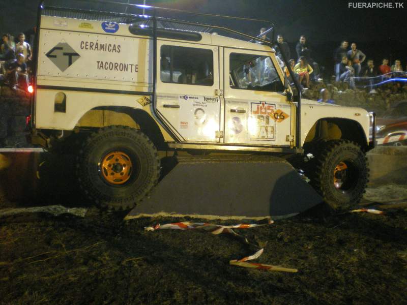 Land Rover Defender 110 trial 4x4