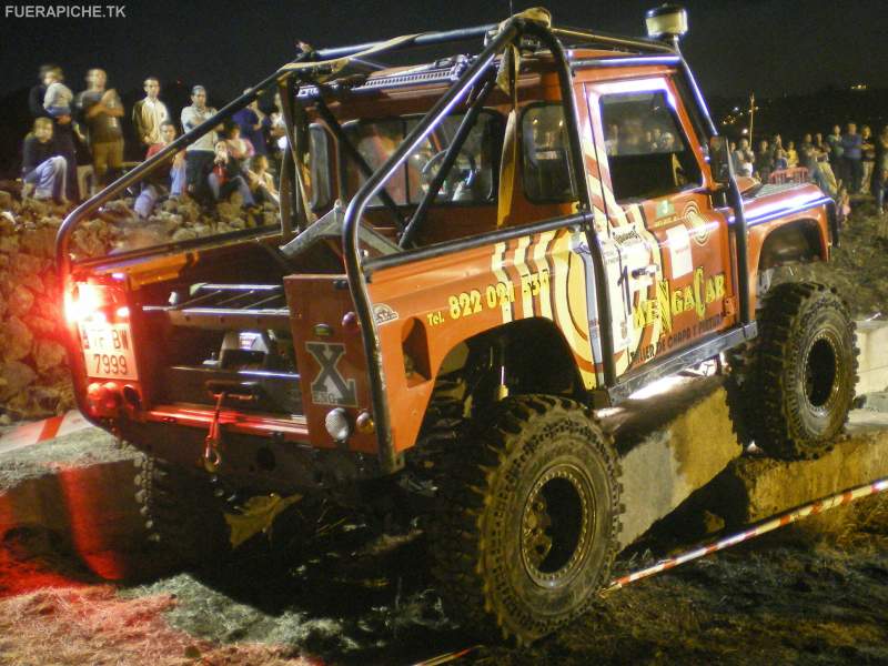 Land Rover Defender 90 trial 4x4