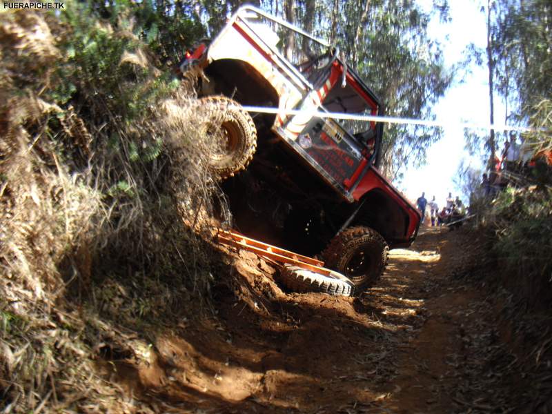 Land Rover Defender 90 trial 4x4