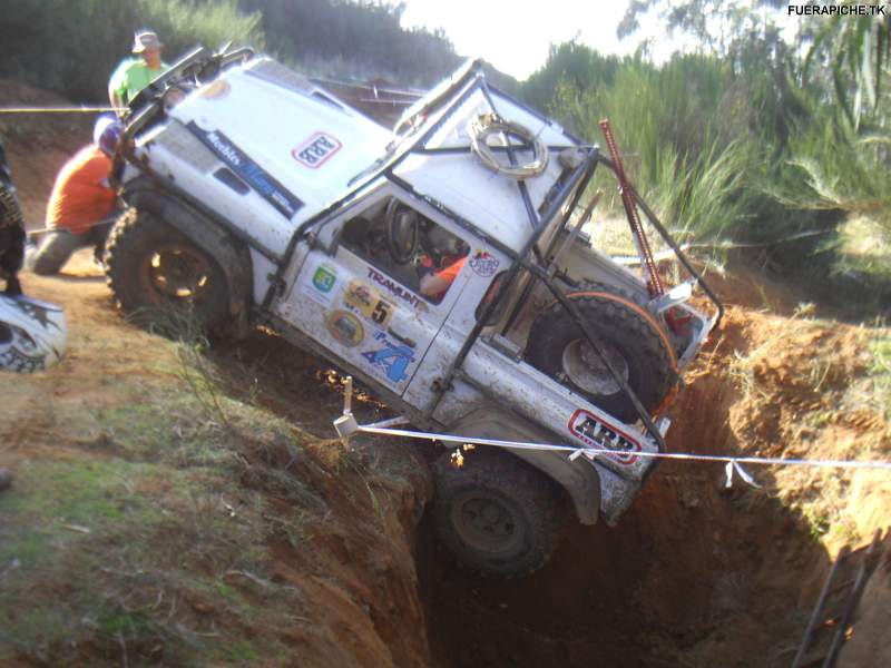 Land Rover Defender 90 trial 4x4