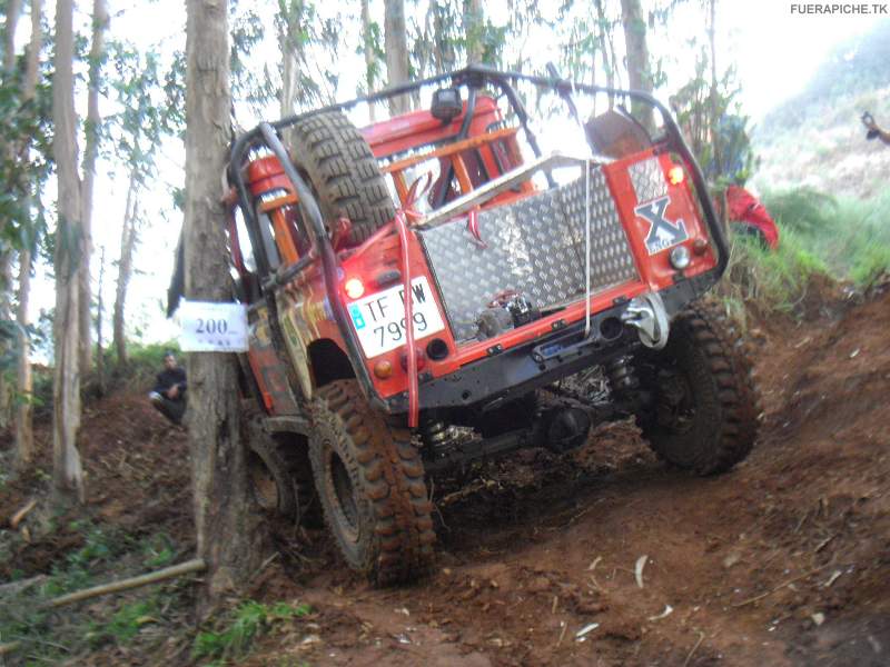 Land Rover Defender 90 trial 4x4