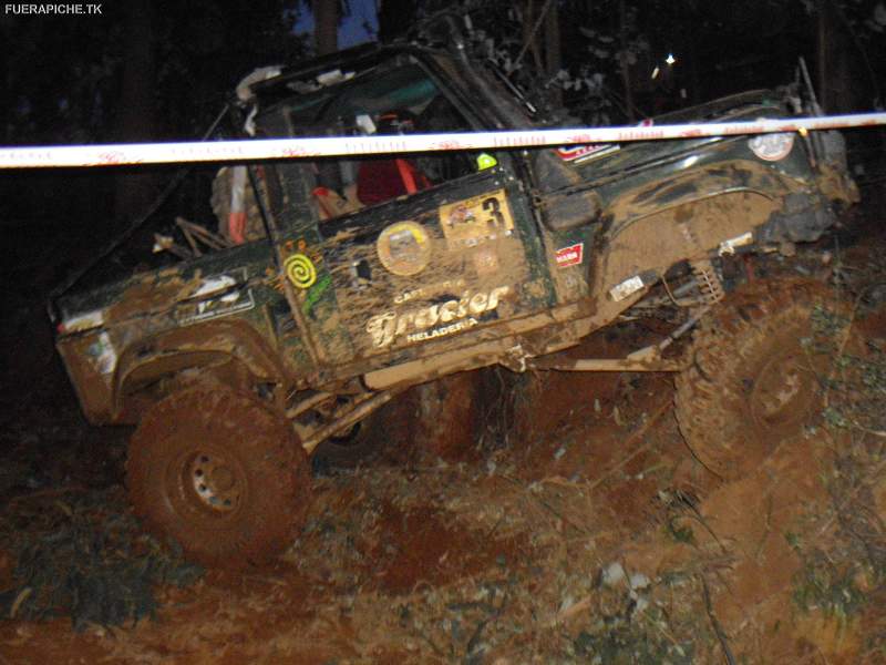 Land Rover Defender 90 trial 4x4