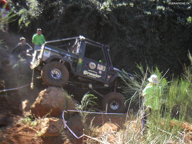 Land Rover Defender 90 trial 4x4