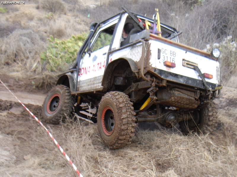 Suzuki Samurai trial 4x4