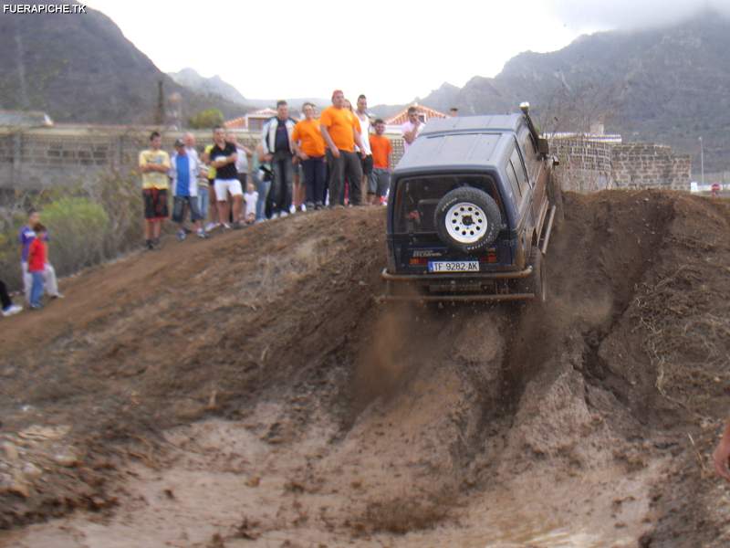 Suzuki Samurai trial 4x4