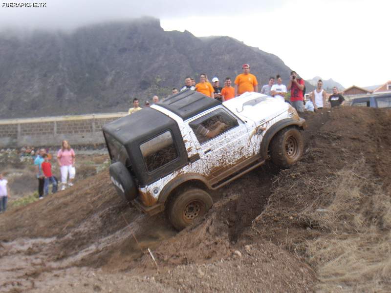 Suzuki Samurai trial 4x4