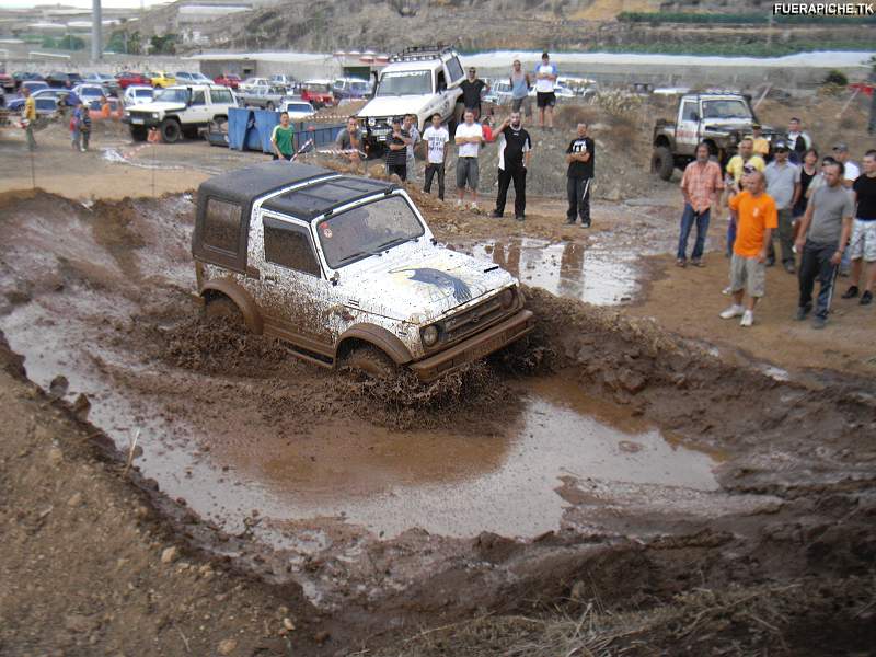 Suzuki Samurai trial 4x4