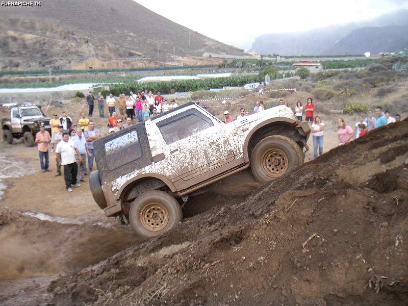 Suzuki Samurai trial 4x4