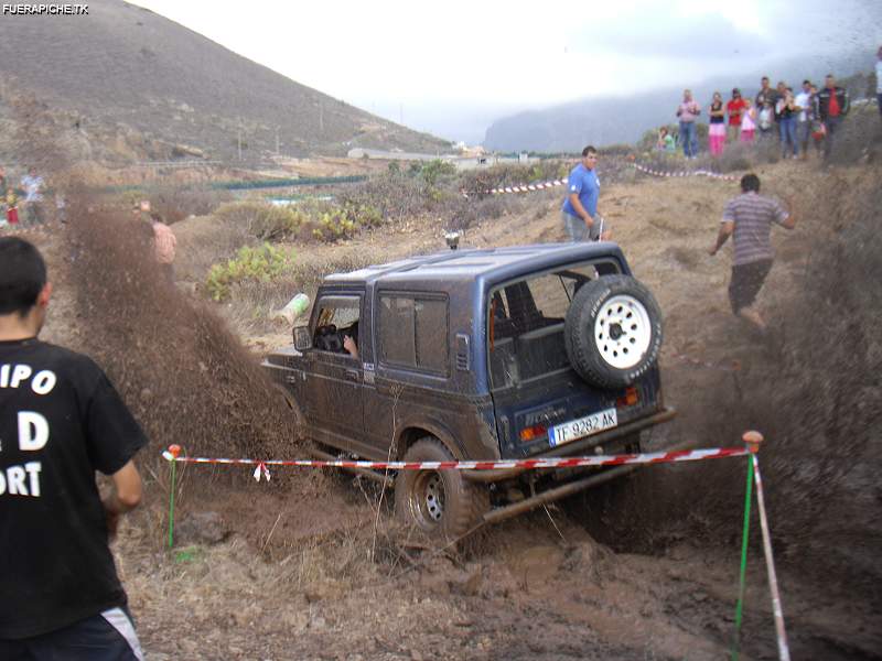 Suzuki Samurai trial 4x4