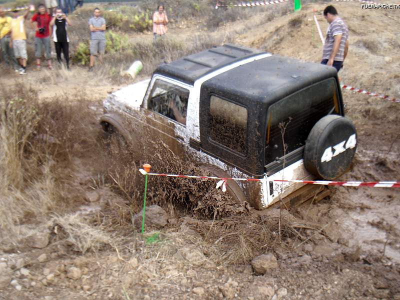 Suzuki Samurai trial 4x4