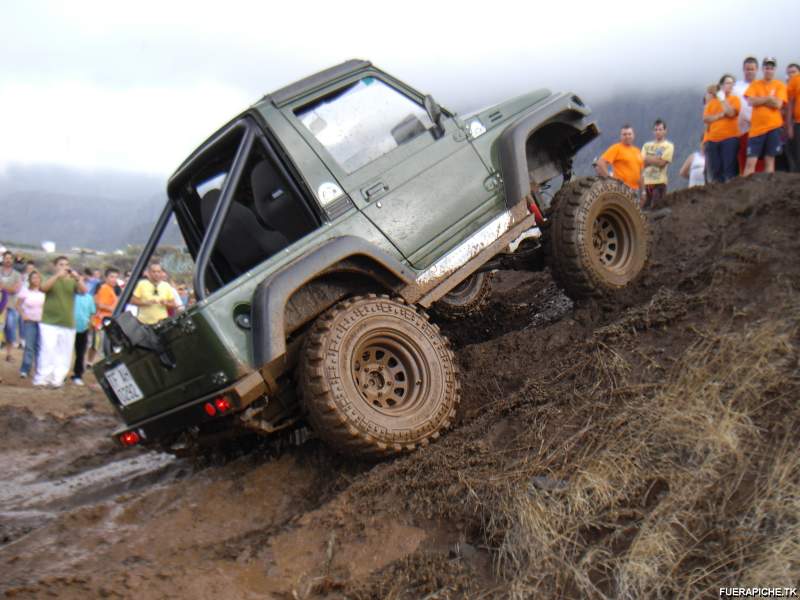 Suzuki Samurai trial 4x4