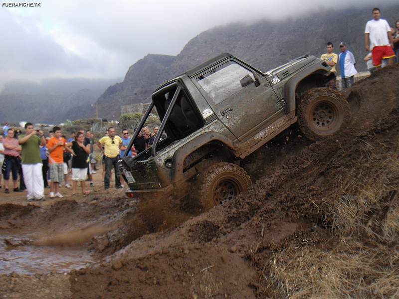 Suzuki Samurai trial 4x4