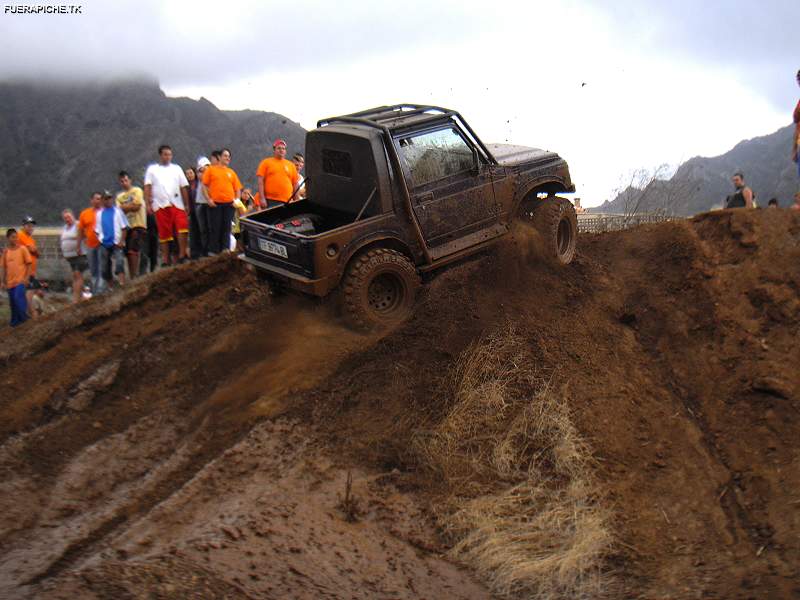 Suzuki Samurai trial 4x4