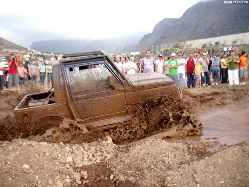 Suzuki Samurai trial 4x4