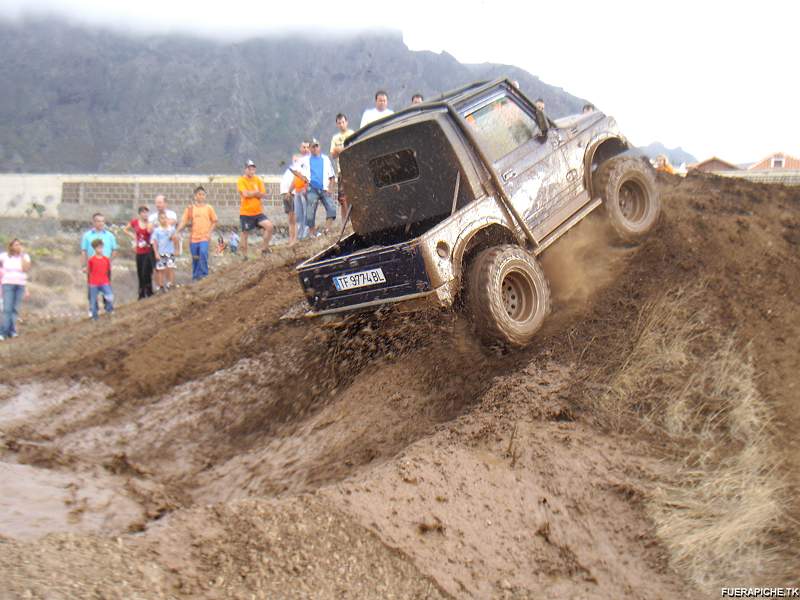 Suzuki Samurai trial 4x4