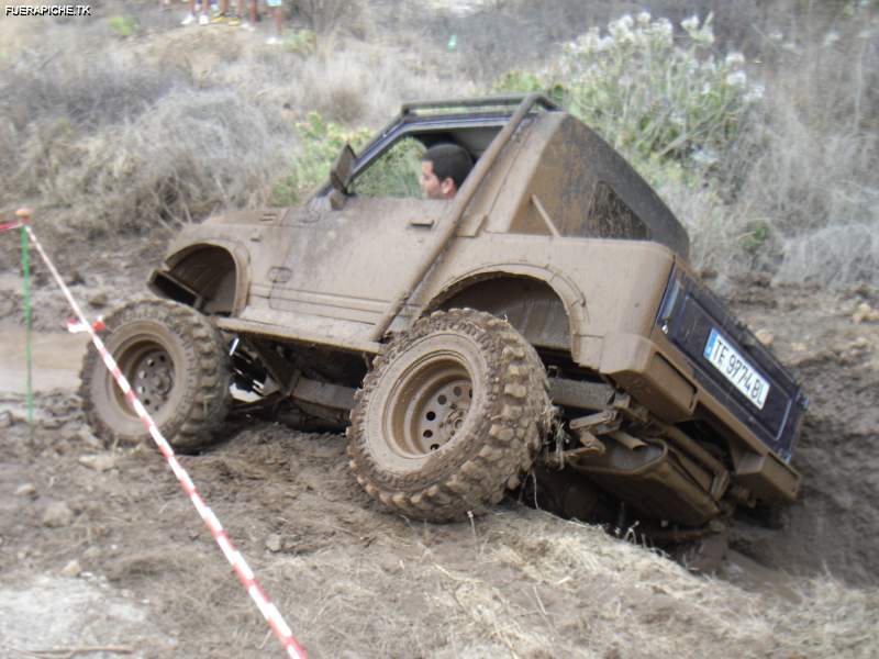 Suzuki Samurai trial 4x4