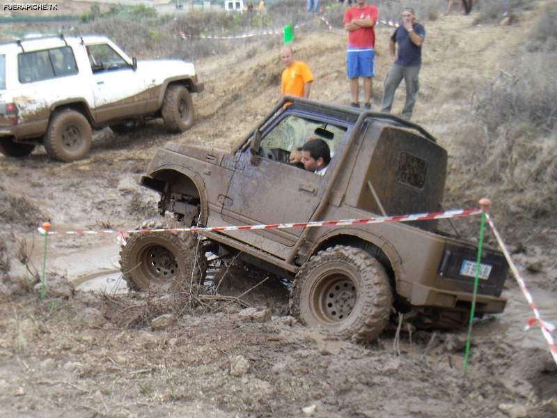 Suzuki Samurai trial 4x4