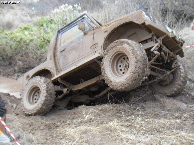 Suzuki Samurai trial 4x4