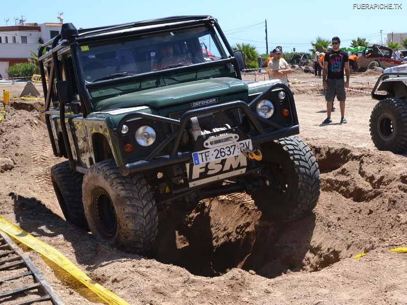 Land Rover Defender 90 trial 4x4