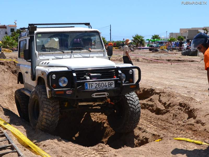 Land Rover Defender 90 trial 4x4