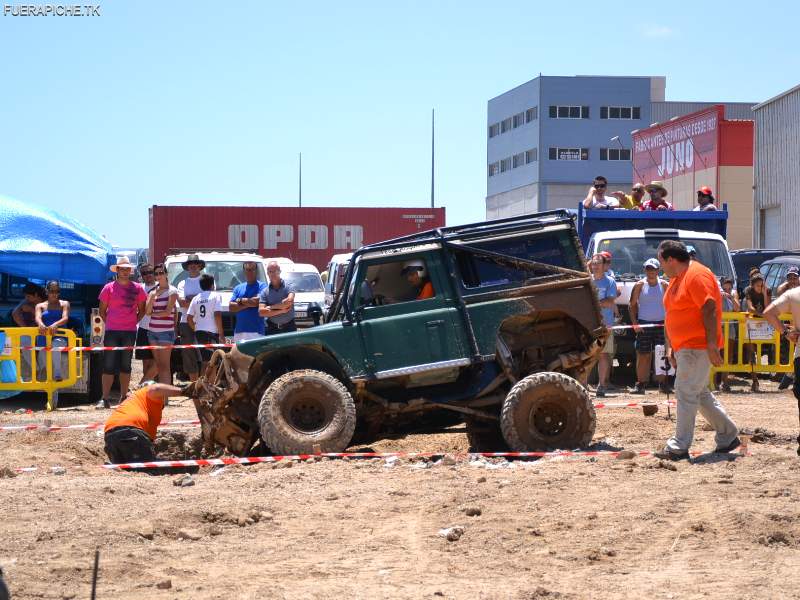 Land Rover Defender 90 trial 4x4