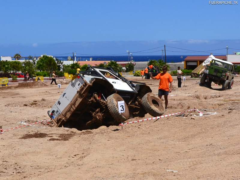 Land Rover Defender 90 trial 4x4