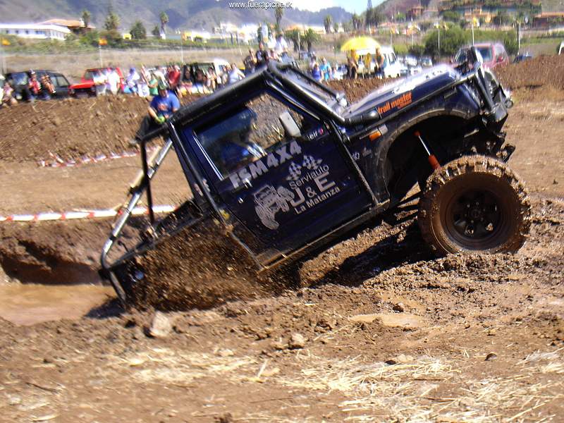 Suzuki Samurai trial 4x4