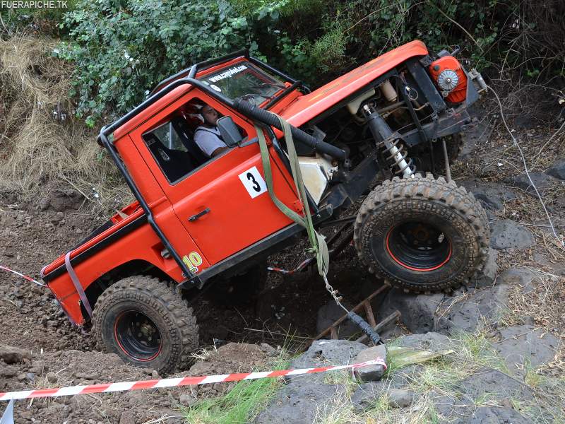 Land Rover trial 4x4