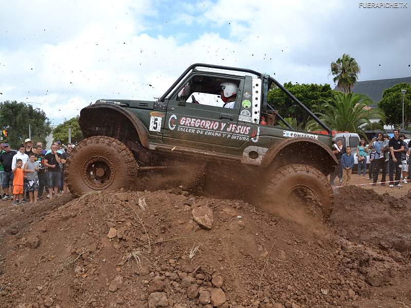 Suzuki Samurai trial 4x4