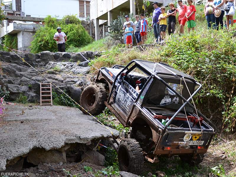 Suzuki Samurai trial 4x4