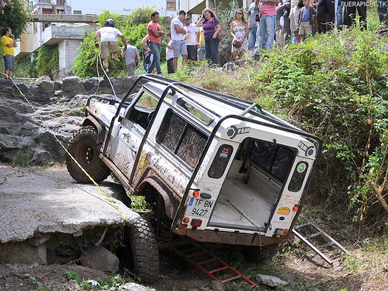 Land Rover trial 4x4