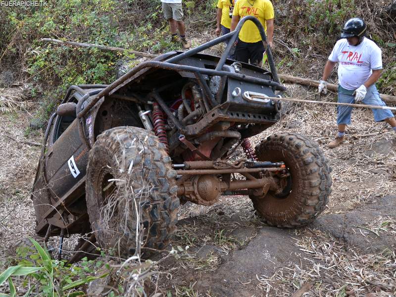 Toyota Hilux Proto V8 trial 4x4