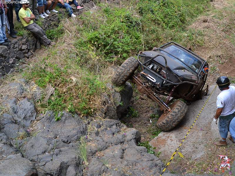 Toyota Hilux Proto V8 trial 4x4