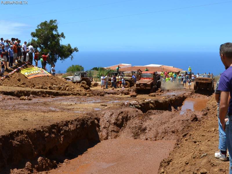 Carrera en barro, trial 4x4