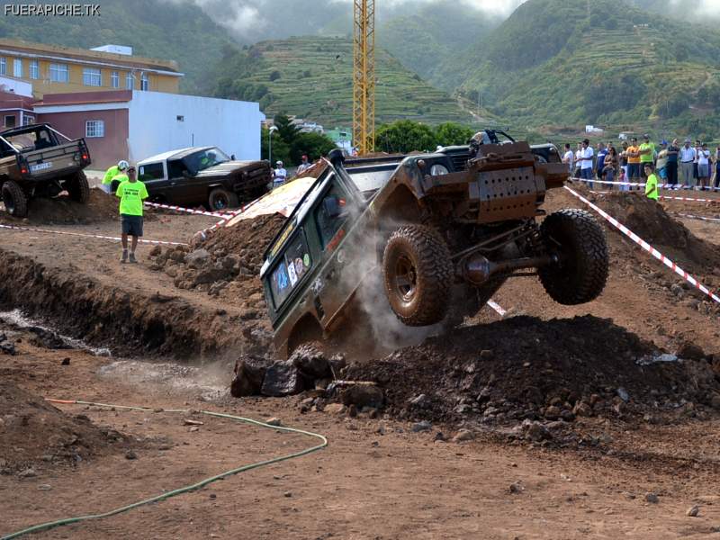 Land Rover Defender 90 trial 4x4