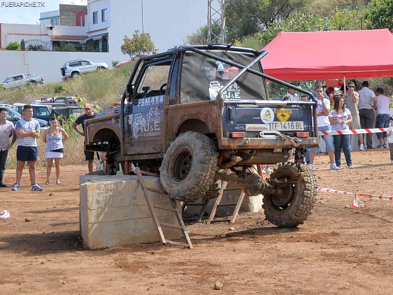 Suzuki Samurai trial 4x4