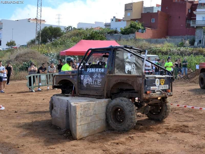 Suzuki Samurai trial 4x4