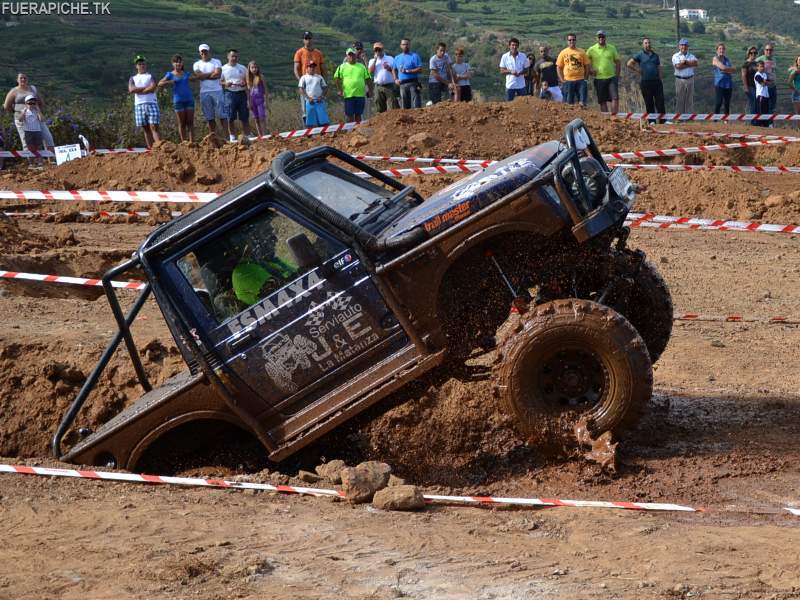 Suzuki Samurai trial 4x4