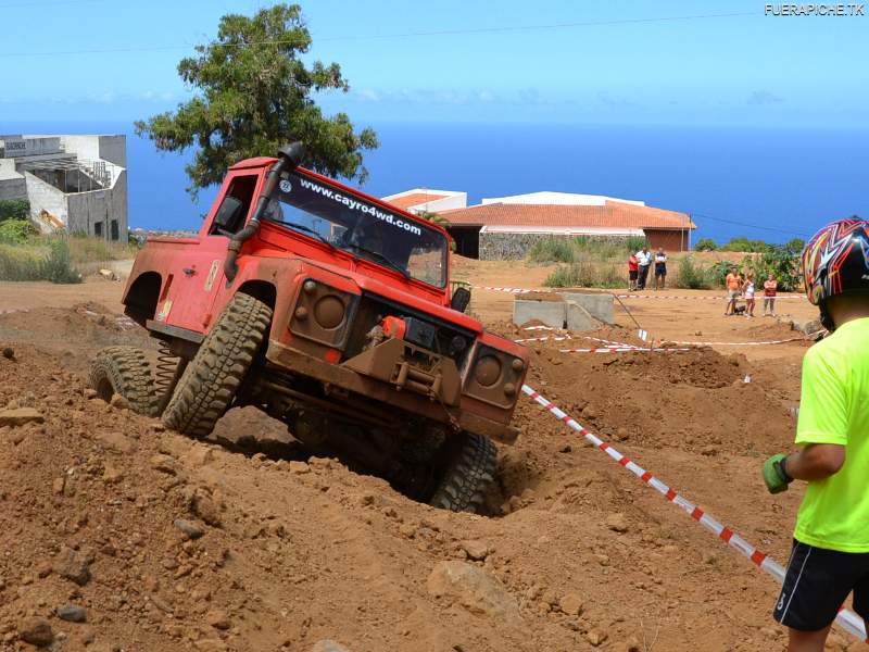 Land Rover Defender 90 trial 4x4