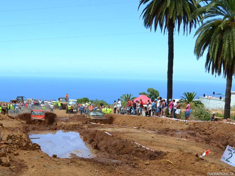 Carrera en barro, trial 4x4