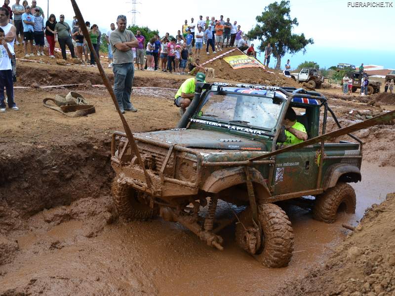 Land Rover Defender 90 trial 4x4