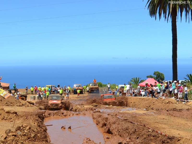 Carrera en barro, trial 4x4