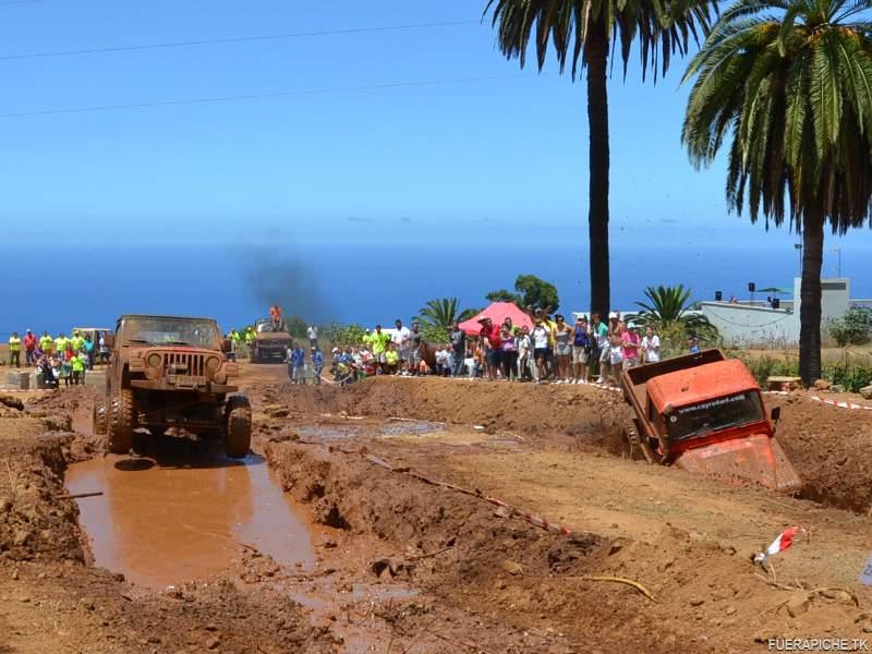 Carrera en barro, trial 4x4