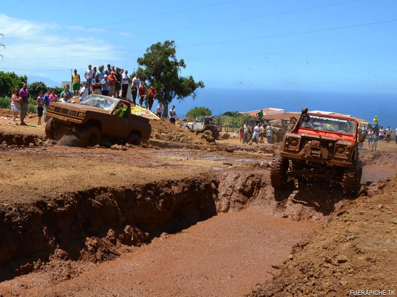 Carrera en barro, trial 4x4