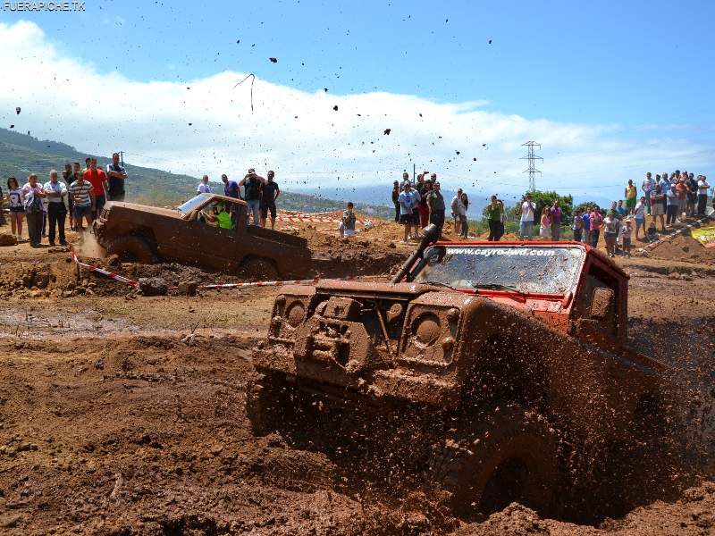 Carrera en barro, trial 4x4