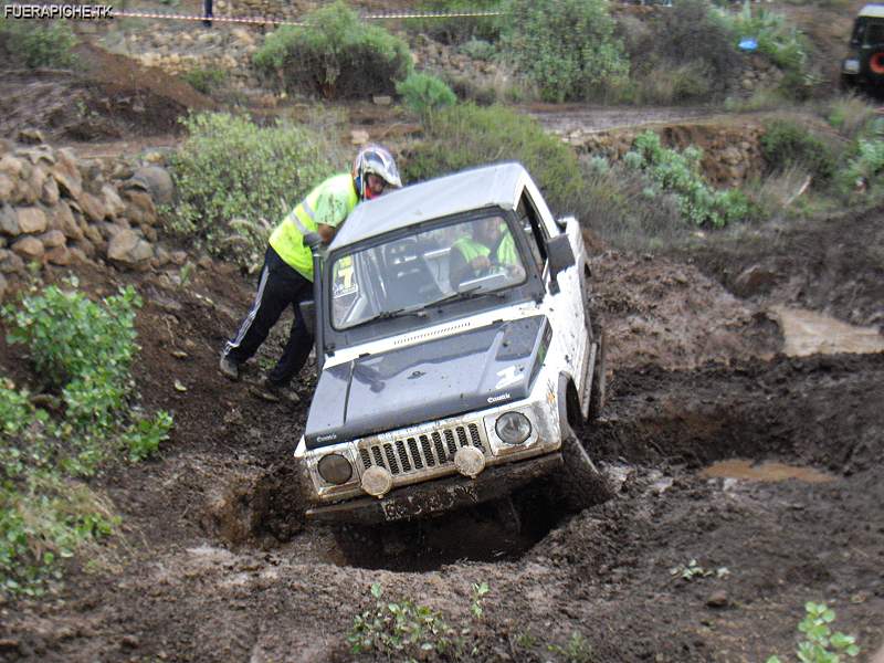 Suzuki Samurai trial 4x4