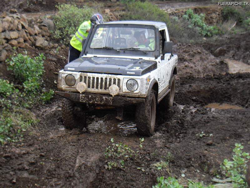 Suzuki Samurai trial 4x4