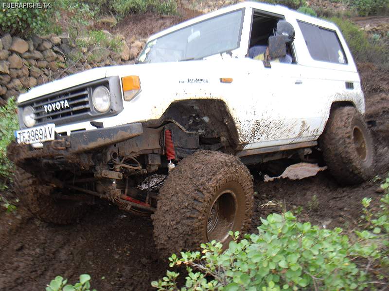 Land Cruiser trial 4x4